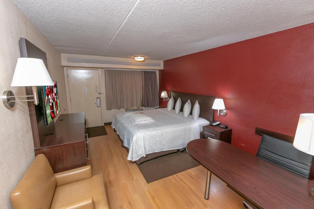 Premium King Room Smoke Free interior
